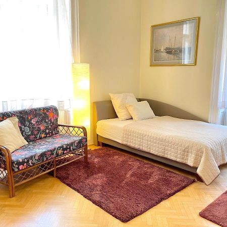 شقة بودابست  في Isabelle Residency - Balcony & A.C المظهر الخارجي الصورة