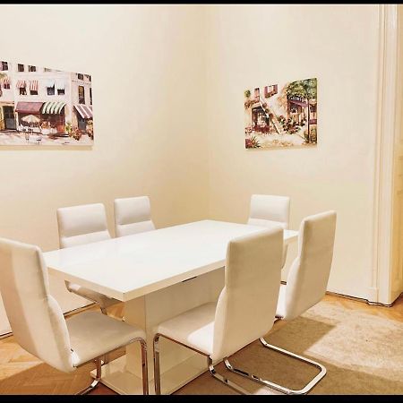 شقة بودابست  في Isabelle Residency - Balcony & A.C المظهر الخارجي الصورة
