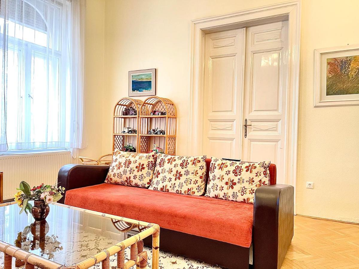 شقة بودابست  في Isabelle Residency - Balcony & A.C المظهر الخارجي الصورة
