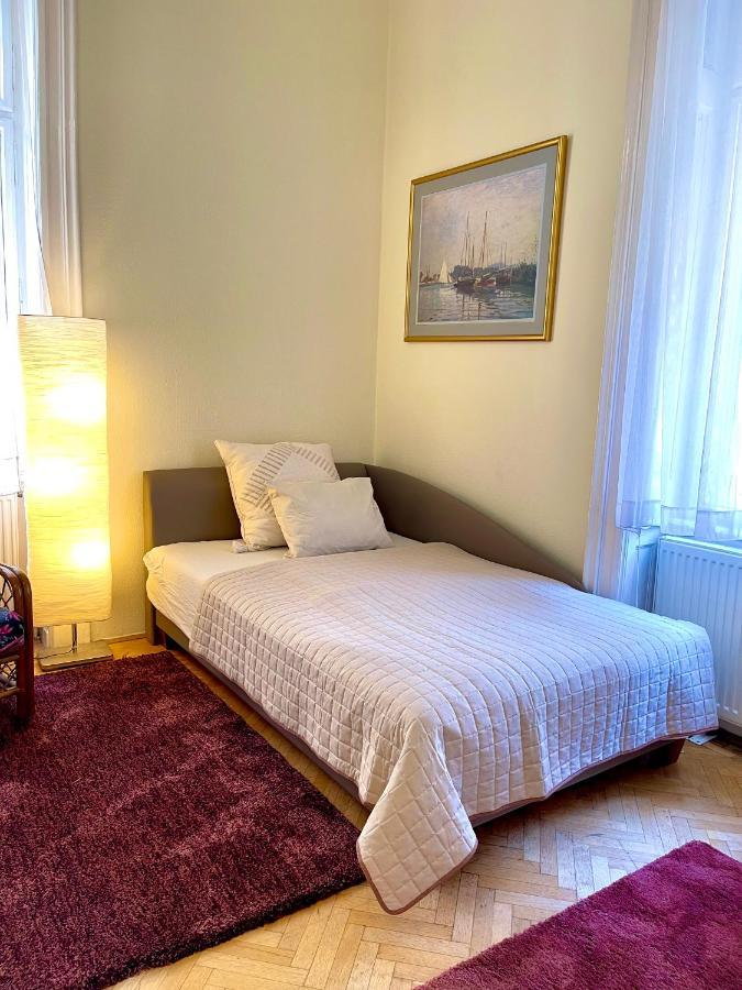 شقة بودابست  في Isabelle Residency - Balcony & A.C المظهر الخارجي الصورة