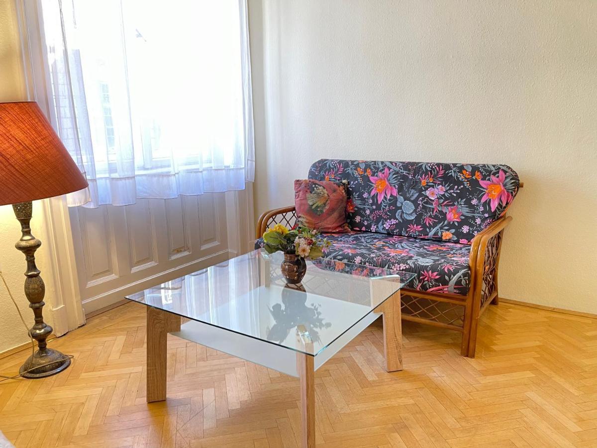 شقة بودابست  في Isabelle Residency - Balcony & A.C المظهر الخارجي الصورة